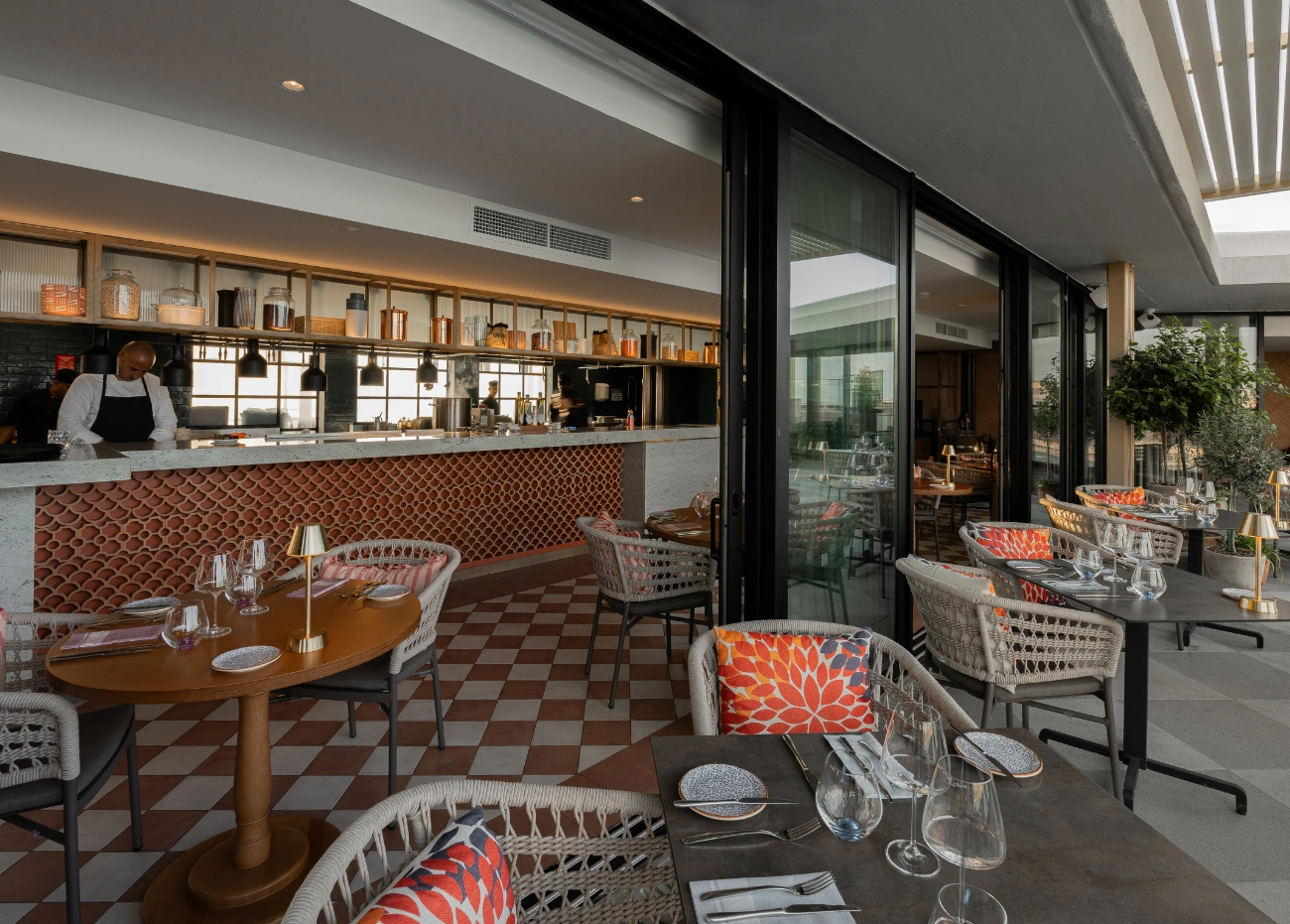 Minoa Restaurant in Qawra Malta